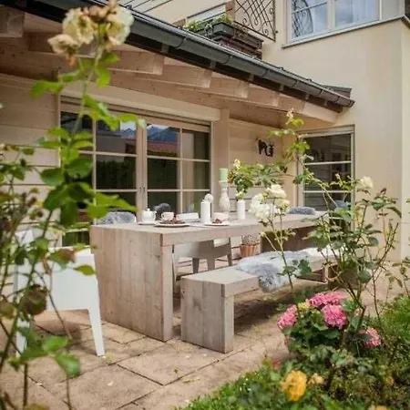 Chalet Platzhirsch בית נופש *