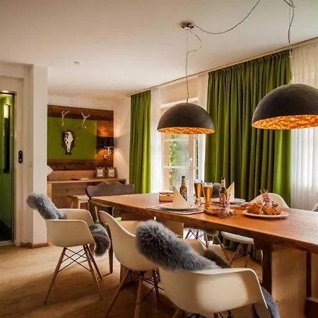 Chalet Platzhirsch בית נופש