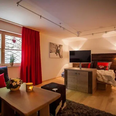 Chalet Platzhirsch בית נופש *