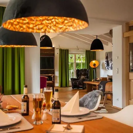בית נופש Chalet Platzhirsch אוברסטדורף