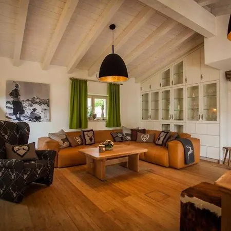בית נופש Chalet Platzhirsch אוברסטדורף